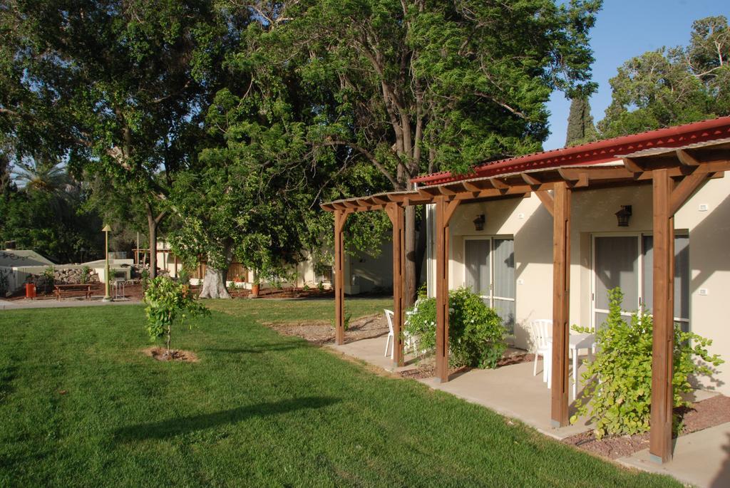 Kibbutz Tiratzvi - Country Lodging Tirat Zevi Luaran gambar